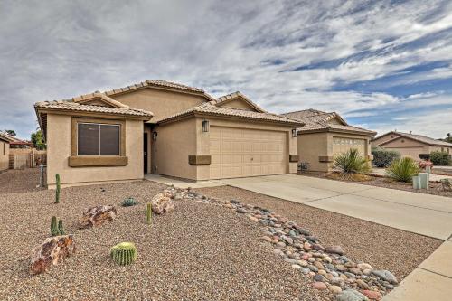 Desert Dwelling Near Trails and Tucson Art Scene!