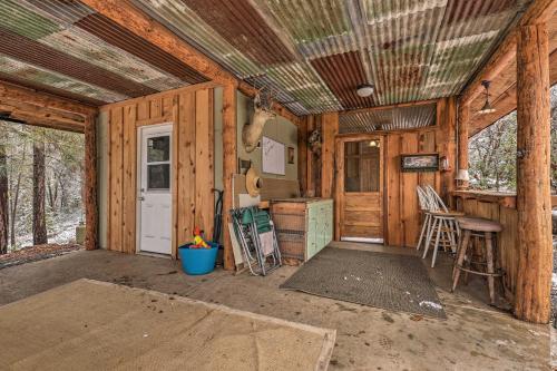30-Acre Creekside Cabin - 8 Mi to Kings Canyon NP! - main image