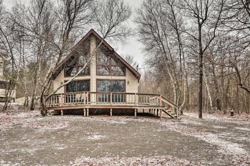 Quiet Poconos Getaway 23 Mi to Camelback Mountain in Albrightsville, USA