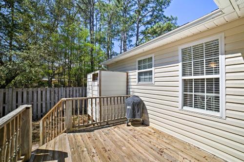 Oak Island Cottage - Walk to Beach and Intracoastal! - image 9
