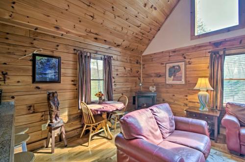 Trot Inn Bryson City Cabin with Hot Tub and Fire Pit!