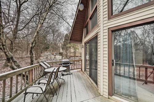 Quiet Poconos Getaway 23 Mi to Camelback Mountain in Albrightsville, USA