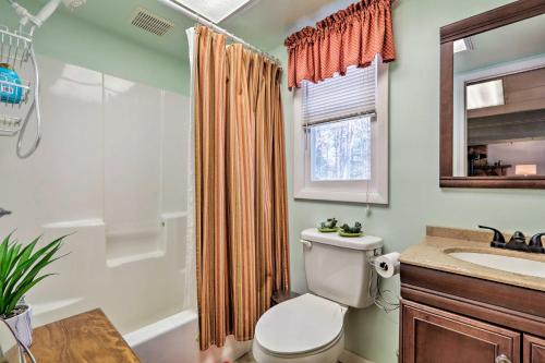 Pet-Friendly Pocono Mtn Escape in Stroudsburg! - image 7