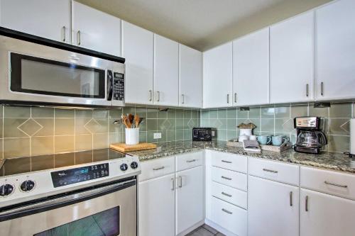 Beach and Oceanview Condo with Amenities and Beach Access