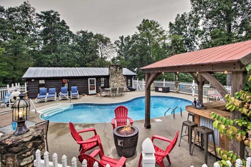 Carters Hideaway by Fairy Stone Pool and Hot Tub