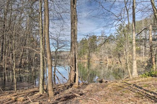 Carters Hideaway by Fairy Stone Pool and Hot Tub