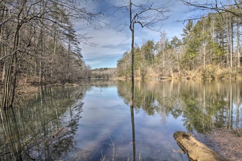 Carters Hideaway by Fairy Stone Pool and Hot Tub