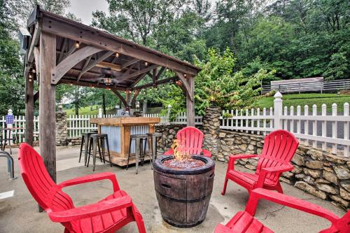 Carters Hideaway by Fairy Stone Pool and Hot Tub