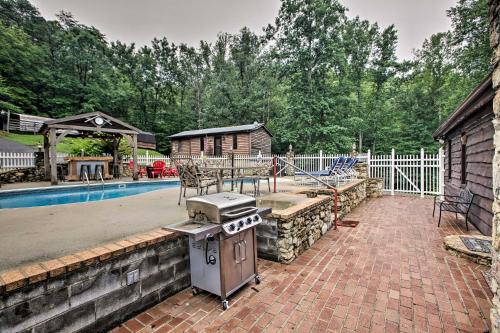 Carters Hideaway by Fairy Stone Pool and Hot Tub