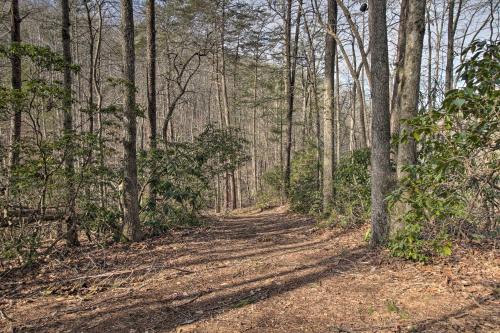 Carters Hideaway by Fairy Stone Pool and Hot Tub