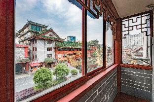 Wenjun Courtyard Hotel ---5 mins walk from Tonghuimen metro station, near Tianfu square, close by culture park and Sichuan opera house, English speaking service, local tours