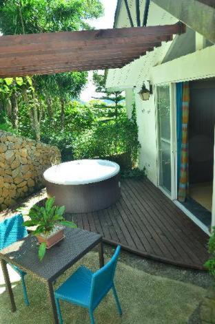 WEST 35 ECO MOUNTAIN RESORT in Balamban