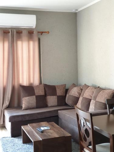 Deluxe Double Room with Balcony image 7