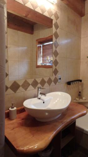 Tree House Lodge Bed & Breakfast Tree House Lodge Bed & Breakfast