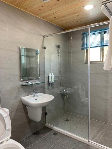 Bathroom, Jin Ji Homestay in Minxiong Township