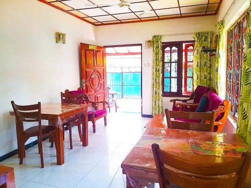 Nightclub, Sahana Sri Villa in Bentota