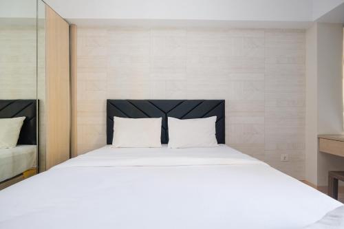 Deluxe Studio Apartment at Springlake Summarecon Bekasi By Travelio