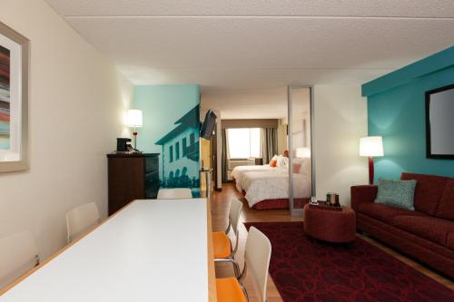 Hotel Indigo Chicago - Vernon Hills an IHG Hotel - image 9