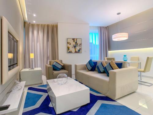 Luxury 2BDR Maison the Vogue - High End Apartment next to Canal 308