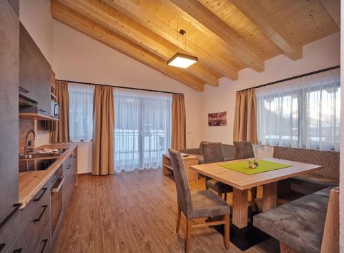 Kitchen, Apart Montagna in Gries