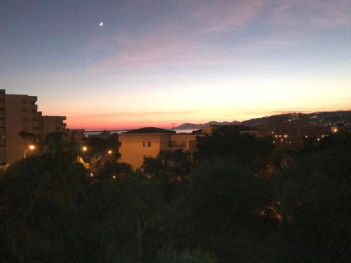 View, Appartement 3 pieces, refait a neuf, haut standing, piscine, mer a pieds in Le Fournel