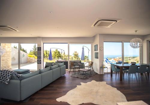 Luxury Villa Andrea with private pool & Jet pool near Dubrovnik
