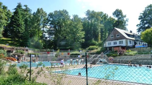 Létesítmények, MB Hotel Weißer Hirsch in Hohnstein