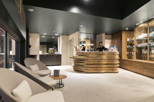 Hotel Le Chabichou - image 8