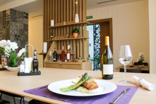 Hotel Avenue - image 6