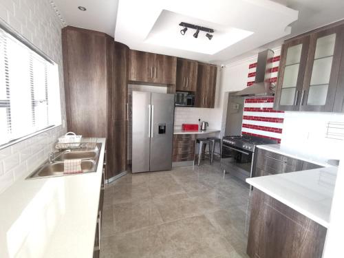 Kitchen, Lucolo Palace B&B - East London in Harbour