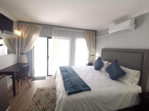 Lucolo Palace B&B - East London in Harbour