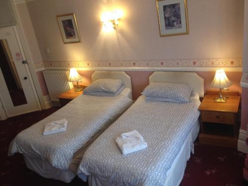 Welbeck Hotel - Close to Beach, Train Station & Southend Airport