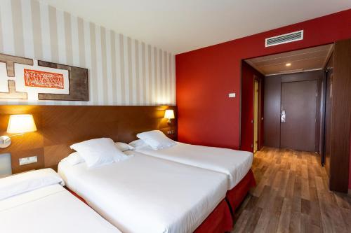 Double or Twin Room with Extra Bed (3 Adults)