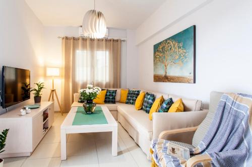 Konstantinos Villa in Makris Gialos