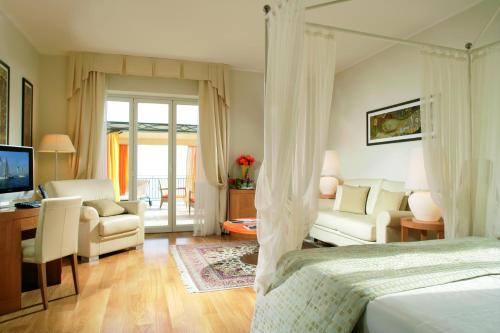 Junior Suite with Sea View and Spa Access