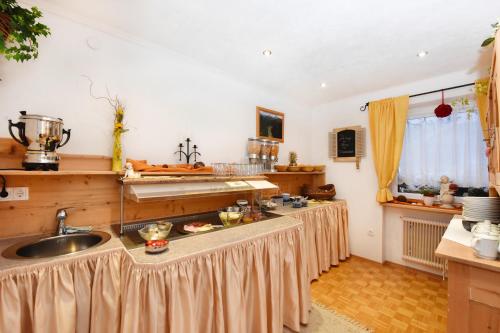 อาหารและเครื่องดื่ม, Pension Piz Buin in พาร์เทเนิน