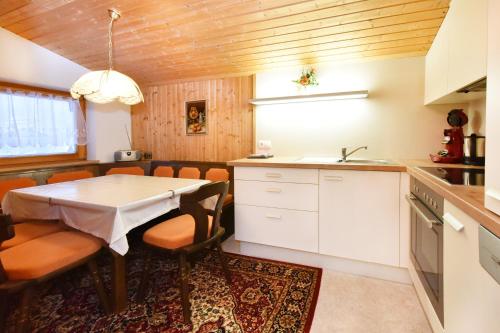 ห้องครัว, Pension Piz Buin in พาร์เทเนิน