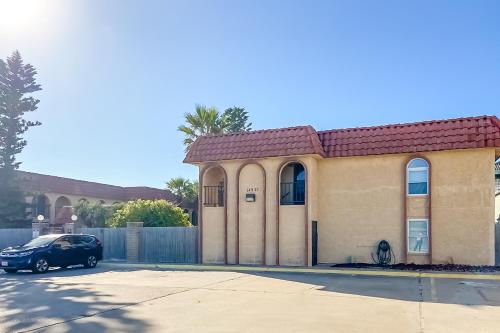 Seahorse Condos - image 4