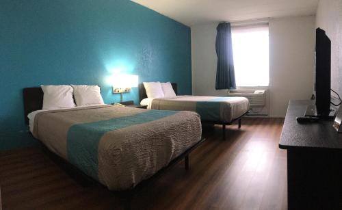 Double Room with Two Double Beds - Non-Smoking