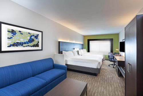 Queen Suite with Two Queen Beds - Disability Access/Non-Smoking