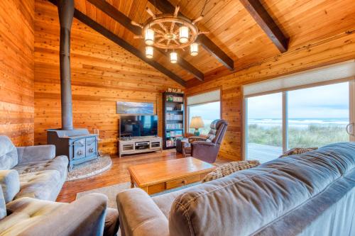 Rockaway Beach Cozy Cabin - image 9