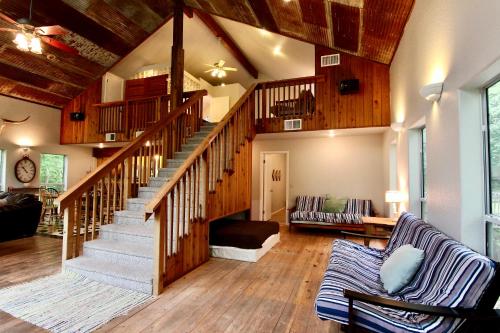 Cliffside Main House in Third Crossing, USA