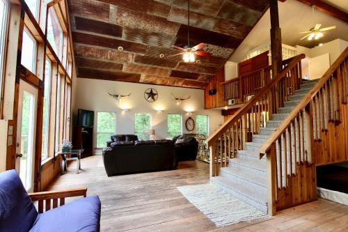 Cliffside Main House in Third Crossing, USA