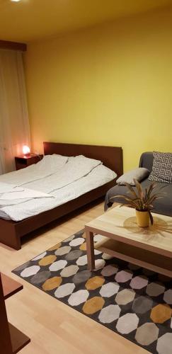 Obuda Apartment - image 4