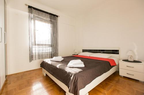 Two-Bedroom Apartment image 6