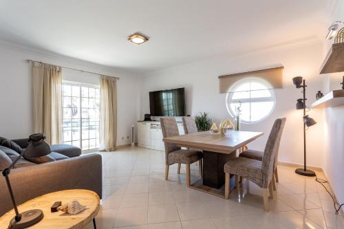  Premium T1 Apartment, Spacious, 3 min driving distance from the beach, Unterkunft in Albufeira