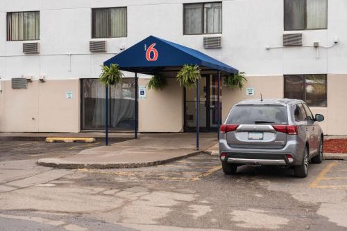 Motel 6-Saint Paul, MN - I-94