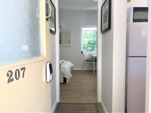 One-Bedroom Apartment image 7