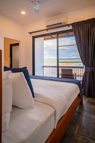 ザ リビエラ チャンパーサック (The Riviera Champasak) in チャンパーサック