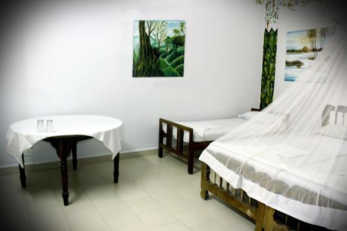2 twin beds